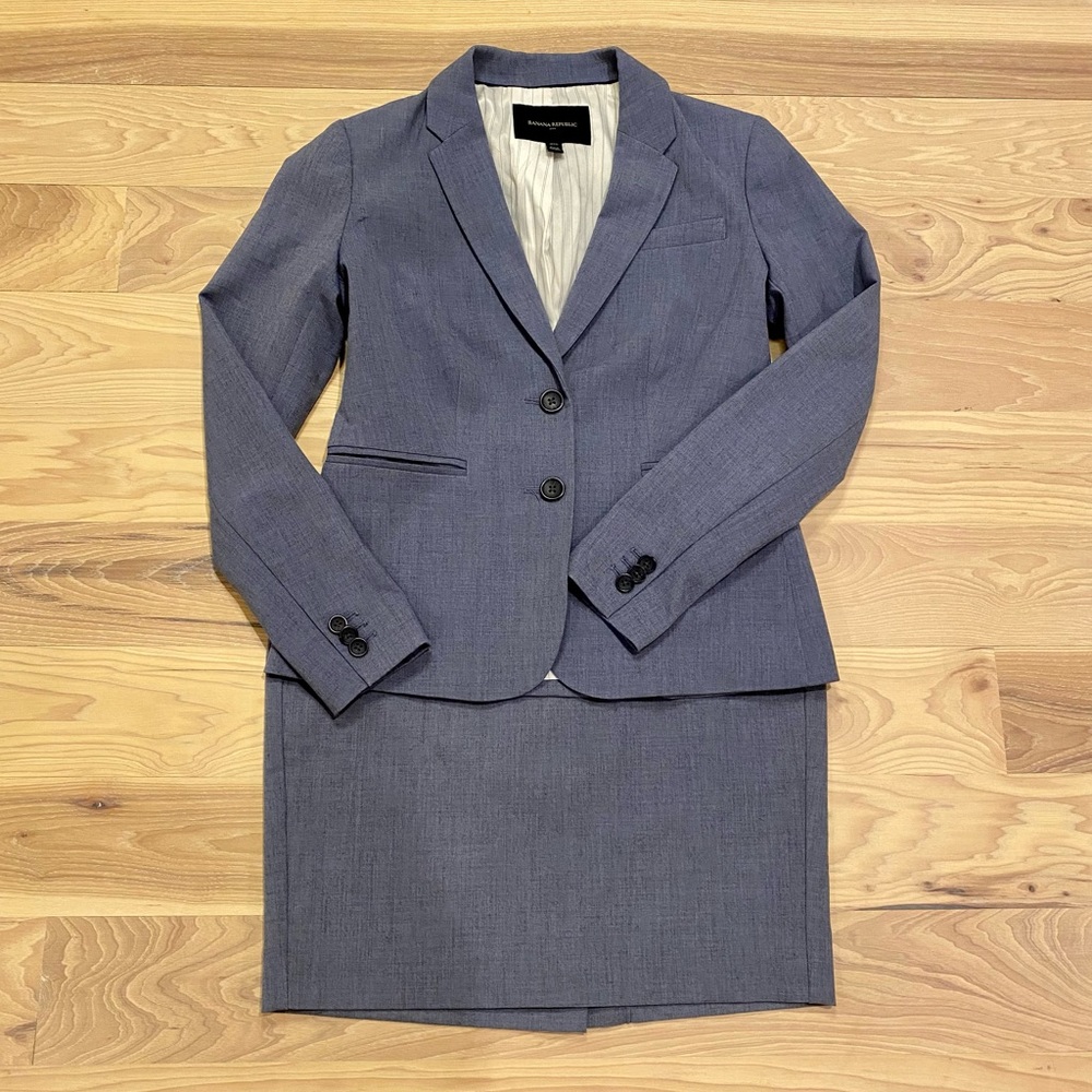 Banana Republic 2 Piece Suit with Skirt Blue Size 00